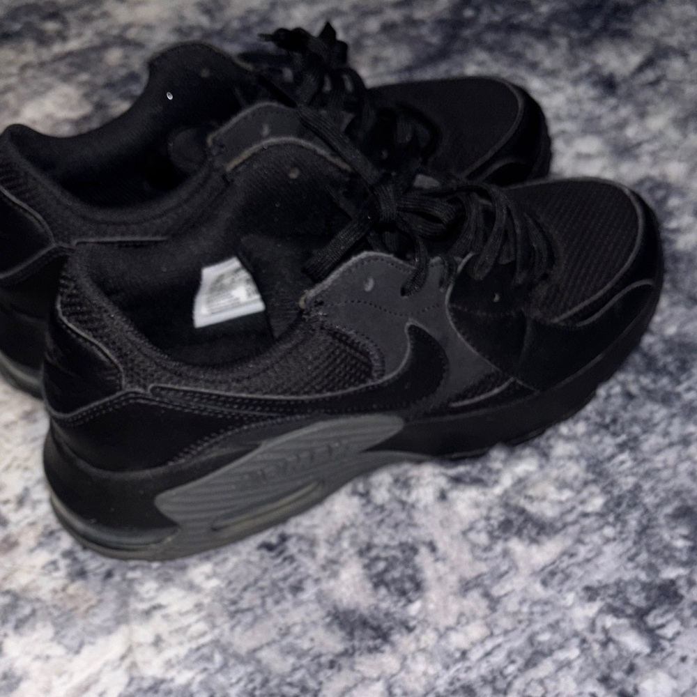 Nike Women's Black Sneakers